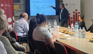 Guest lecture: Robert Sonora on the economic im...